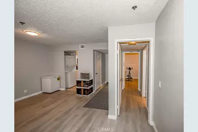 6545 Reseda Boulevard #3, Reseda, CA 91335 - Photo 5