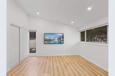 20324 Oxnard Street, Woodland Hills, CA 91367 - Photo 21