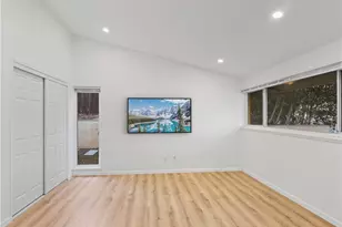 20324 Oxnard St, Woodland Hills, CA 91367 - Photo 21