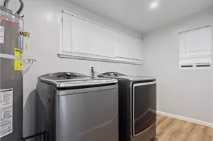 20324 Oxnard St, Woodland Hills, CA 91367 - Photo 19