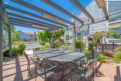 18100 Burbank #11, Tarzana, CA 91356 - Photo 45