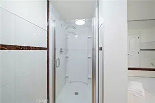 18100 Burbank, Tarzana, CA 91356 - Photo 35