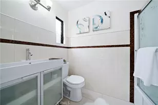 18100 Burbank, Tarzana, CA 91356 - Photo 25