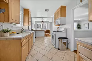 16012 Los Alimos, Granada Hills, CA 91344 - Photo 15