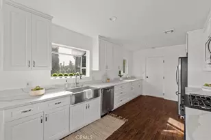 5160 Medina Rd, Woodland Hills, CA 91364 - Photo 11