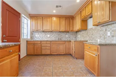 8855 Tyrone Avenue, Panorama City, CA 91402 - Photo 11