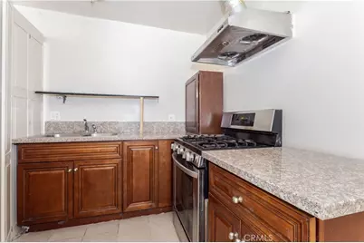 8855 Tyrone, Panorama City, CA 91402 - Photo 27