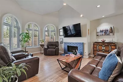 29857 Wistaria Valley, Canyon Country, CA 91387 - Photo 9