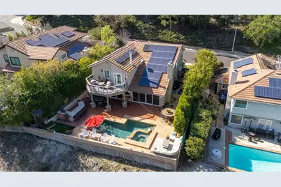 24224 Creekside Drive, Newhall, CA 91321 - Photo 3