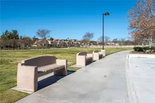 28540 Pietro Dr, Valencia, CA 91354 - Photo 37