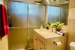 5833 Leo, Bakersfield, CA 93307 - Photo 17