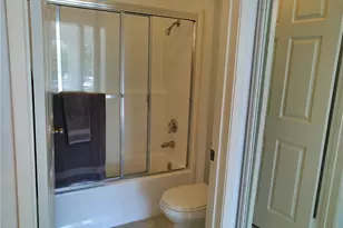 21500 Burbank, Woodland Hills, CA 91367 - Photo 27