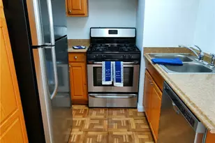 21500 Burbank, Woodland Hills, CA 91367 - Photo 19