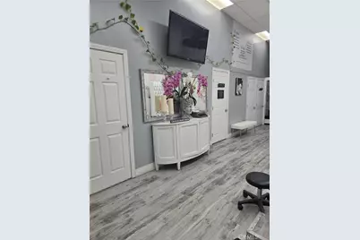 11840 Foothill, Sylmar, CA 91342 - Photo 13