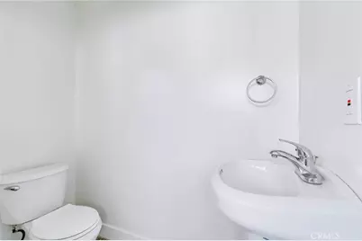 15643 Lassen, North Hills, CA 91343 - Photo 21