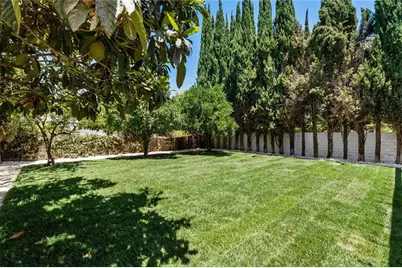19701 Blythe Street, Winnetka, CA 91306 - Photo 5