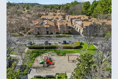 25258 Steinbeck Avenue #F, Stevenson Ranch, CA 91381 - Photo 17