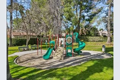 25258 Steinbeck Avenue #F, Stevenson Ranch, CA 91381 - Photo 19