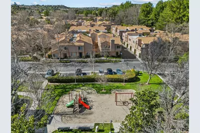 25258 Steinbeck Avenue #F, Stevenson Ranch, CA 91381 - Photo 17