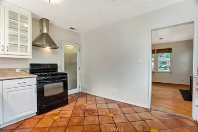 22117 San Miguel, Woodland Hills, CA 91364 - Photo 11