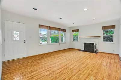 22117 San Miguel, Woodland Hills, CA 91364 - Photo 7