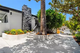 22284 Avenue San Luis, Woodland Hills, CA 91364 - Photo 3