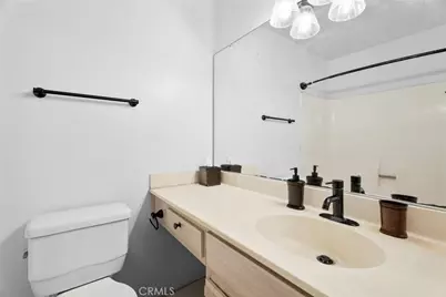 15047 Chatsworth, Mission Hills (San Fernando), CA 91345 - Photo 13