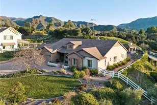 15930 Mandalay Rd, Canyon Country, CA 91387 - Photo 3