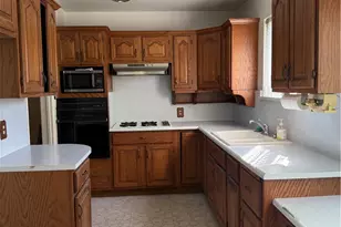 19131 Lanark, Reseda, CA 91335 - Photo 3