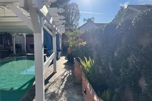 23509 Via Chantilly, Valencia, CA 91355 - Photo 47