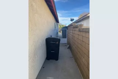 23509 Via Chantilly, Valencia, CA 91355 - Photo 5