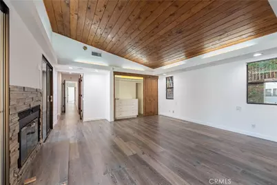 23345 Oxnard Street, Woodland Hills, CA 91367 - Photo 15