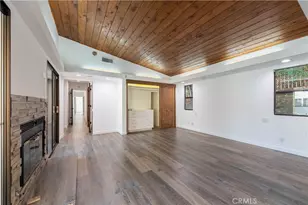 23345 Oxnard St, Woodland Hills, CA 91367 - Photo 15