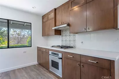 23345 Oxnard Street, Woodland Hills, CA 91367 - Photo 9