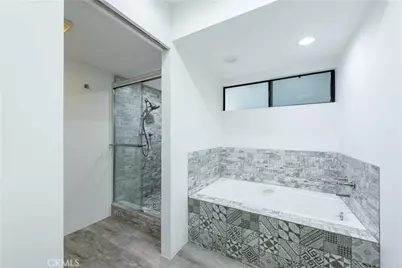 23345 Oxnard Street, Woodland Hills, CA 91367 - Photo 19