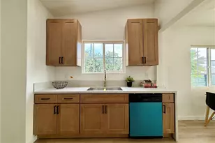 1327 W 97th St, Los Angeles, CA 90044 - Photo 19