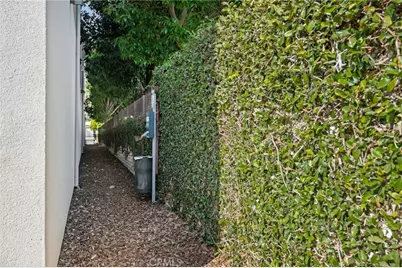 44 Coronado Street #202, Ventura, CA 93001 - Photo 23