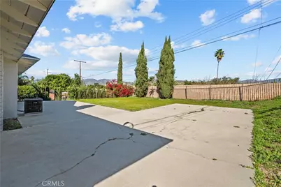 11010 Borden, Pacoima, CA 91331 - Photo 37