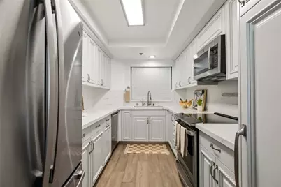 2940 Neilson Way #302, Santa Monica, CA 90405 - Photo 5