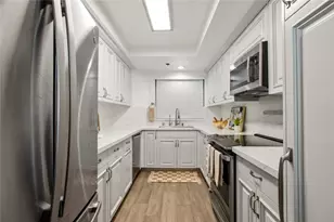 2940 Neilson Wy, Santa Monica, CA 90405 - Photo 5