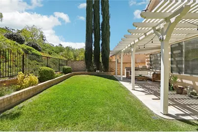 28996 Garnet Canyon Drive, Saugus, CA 91390 - Photo 33