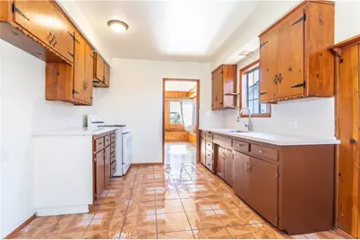 13161 Kelowna Street, Pacoima, CA 91331 - Photo 7