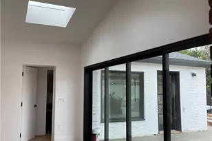 22651 Oxnard St, Woodland Hills, CA 91367 - Photo 7