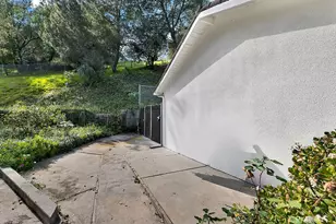 4775 Regalo Rd, Woodland Hills, CA 91364 - Photo 37