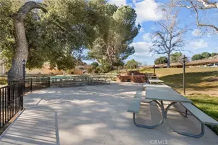 19366 Ave Of The Oaks, Newhall, CA 91321 - Photo 35