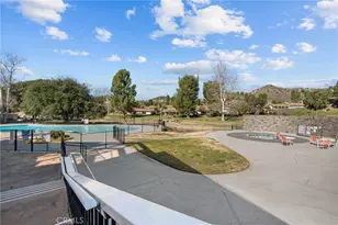 19366 Ave Of The Oaks, Newhall, CA 91321 - Photo 31