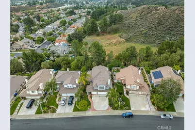 21714 Agajanian, Saugus, CA 91350 - Photo 5