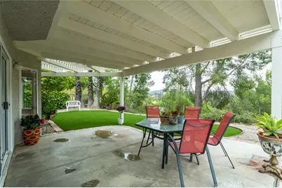 21714 Agajanian, Saugus, CA 91350 - Photo 9