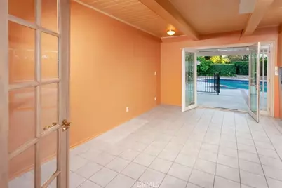 22114 Burton Street, Canoga Park, CA 91304 - Photo 5