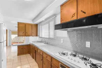 10352 Hayvenhurst Avenue, Granada Hills, CA 91344 - Photo 7